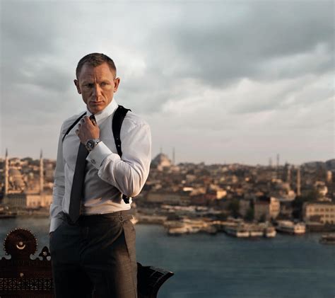 What watch does Daniel Craig wear as James Bond in Skyfall? - Celebrity ...