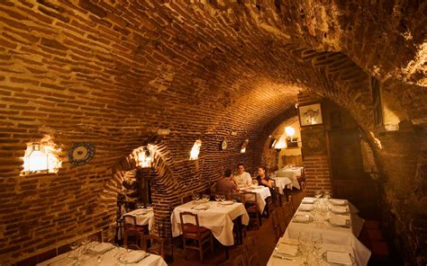 A Food Lover's Guide to Madrid: Traditional Tapas to Modern Marvels ...