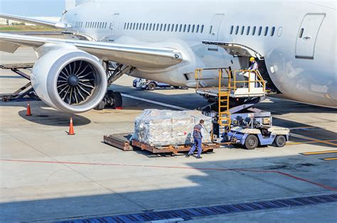 What Is Air Cargo Tracking? Why Organizations Need Air Shipment Visibility.