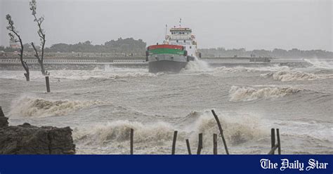 Cyclone Midhili in Bangladesh | 5 killed as Cyclone Midhili crosses ...