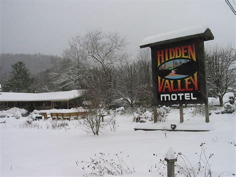 Hidden Valley Motel | Accommodations, Lodging | Hotels & Motels ...