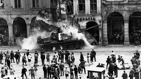 Soviet Army T-62 crashes into a building in Prague (Czechoslovakia ...