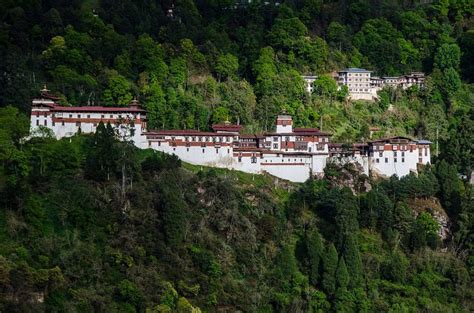 Trongsa Dzong | Bhutan travel, Places around the world, Cool places to ...