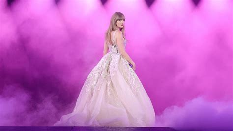 Queen! - Taylor Swift Eras Tour! Photo (45063293) - Fanpop