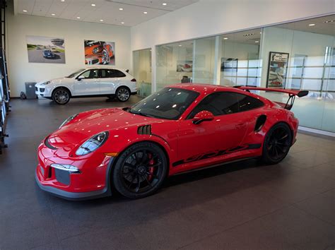 Porsche 911 GT3 RS Dressed in Ferrari Rosso Corsa Is Supercar Trolling ...