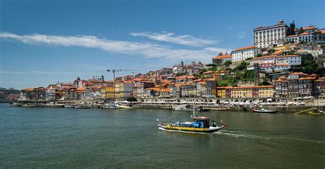 Ribeira: A Guide to Porto’s Beautiful Riverside Neighborhood