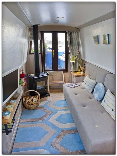 Houseboat Interiors Ideas Like No Other in 2020 | Houseboat living ...