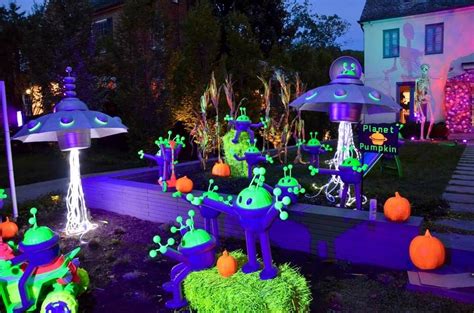 Pin by Cindy Pruitt on Alien Halloween | Alien halloween, Creepy ...