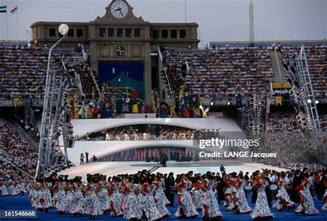 160 1992 Summer Olympics Opening Ceremony Stock Photos, High-Res ...