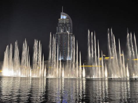 The Dubai Fountain | VISIT ALL OVER THE WORLD