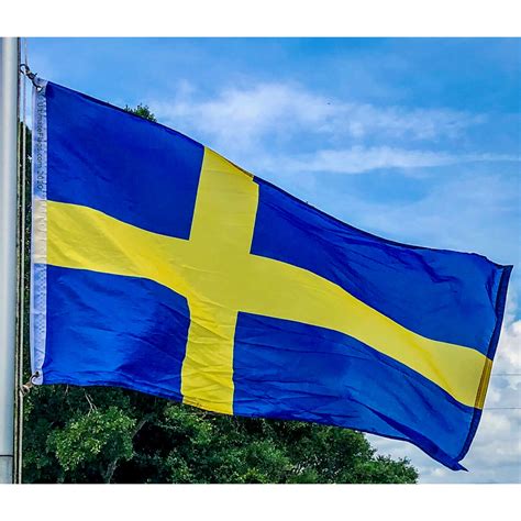 Hand SWEDEN FLAG 8x5 Feet 3x2 5x3 SWEDISH NATIONAL FLAGS Collectables ...