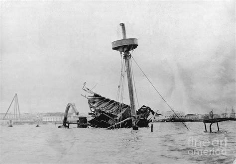 Wreckage Of Uss Maine, 1898 Photograph by Science Source