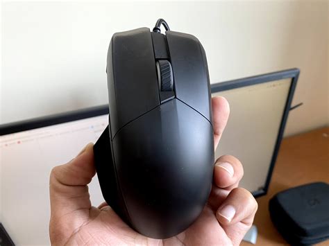 Asus ROG Chakram Core Gaming Mouse Review