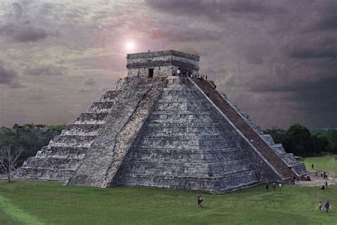 El Castillo (Temple of Kukulkan)