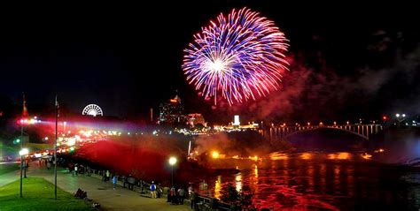 Niagara Falls Fireworks | Clifton Hill Niagara Falls, Canada