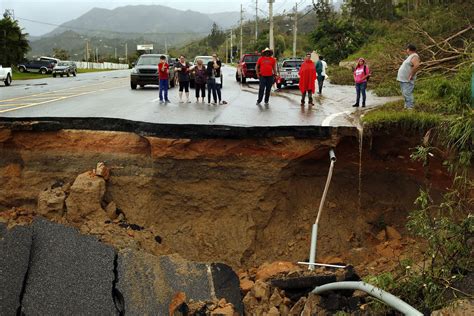 20 Apocalyptic Photos Of Life In Puerto Rico After Hurricane Maria