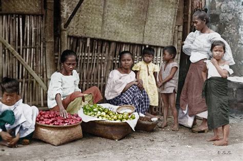 This guy adds color to black and white photos from Philippine history ...