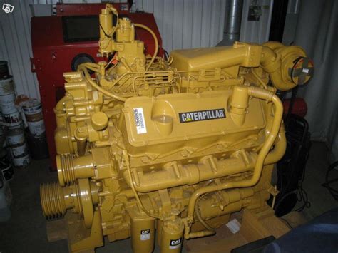 Caterpillar "3408" V-8 diesel engine. | Caterpillar, Engineering, Truck ...