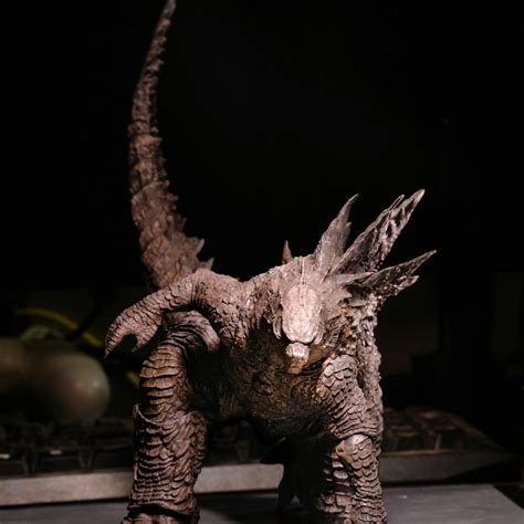 New images of Hiya Toys Godzilla figure shared online!