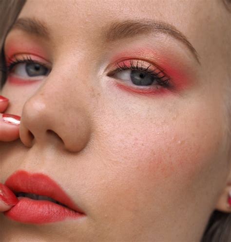 Warm red makeup - using lipstick 3 ways tutorial - Charlotta Eve