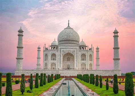 Taj Mahal, Agra: Interesting facts, stories and circumstances