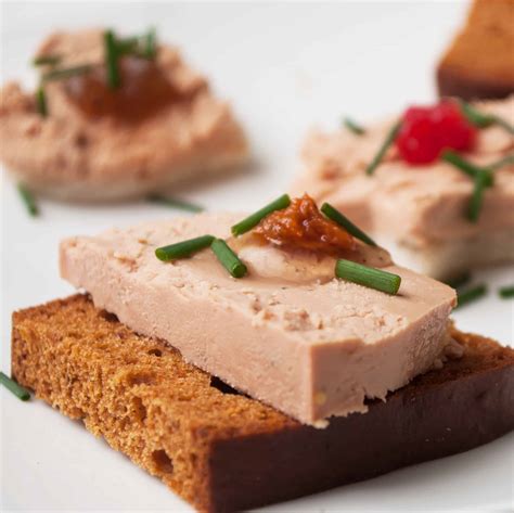 A Luxury Treat on the Titanic: The Contentious History of Foie Gras ...