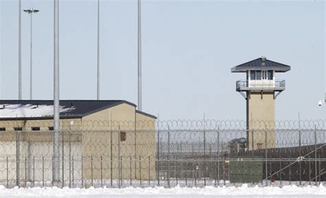 U.S. continues push to acquire Thomson prison for federal inmates