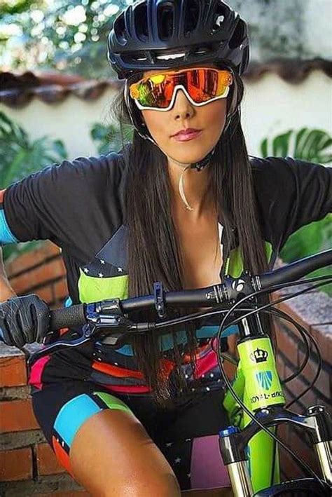 #women'sbicycles | Radfahren, Fahrradmode, Radfahren mädchen