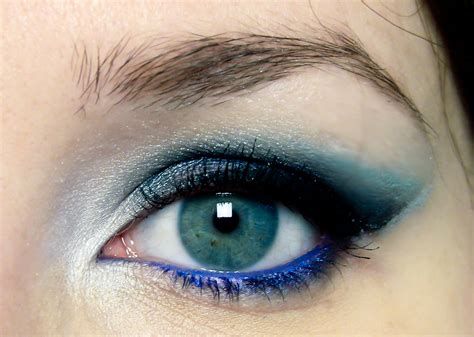 Rachhloves: Sapphire Blue Eyes for New Years!