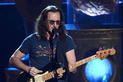 Geddy Lee to Release Book About History of the Bass Guitar