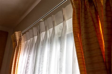 How To Hang Pinch Pleat Curtains 5 Steps Home Decor Bliss