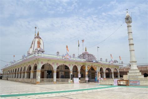 Tijara, a Jain temple dedicated to Tirthankar Chandraprabhu | Jain ...