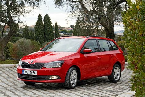 Skoda Fabia Estate Review (2021) | Parkers