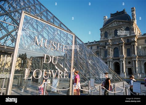 Entrance to the Louvre Museum, Paris, France Stock Photo - Alamy