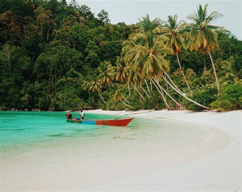 Beautiful Beaches in West Papua - West Papua Story