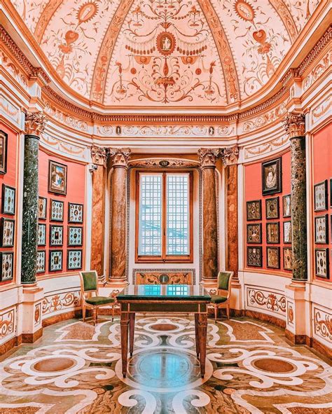 Uffizi Gallery | Accidentally Wes Anderson