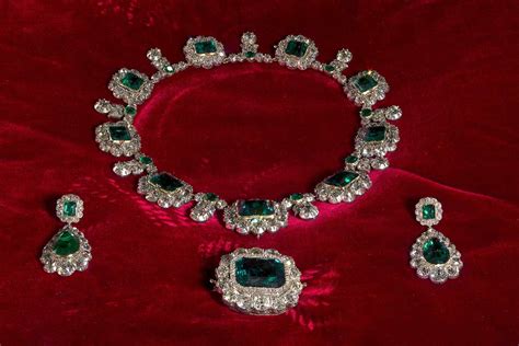 Queen Victoria's Emerald Tiara Goes on Display