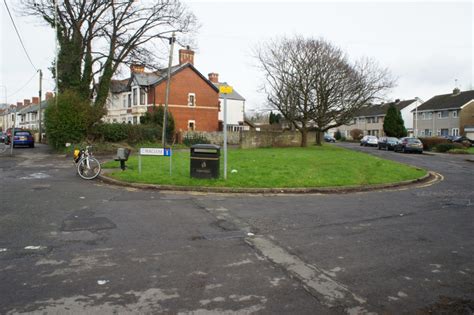 Green space on corner of Perclose and Cardiff Road, Dinas Powys | Open ...