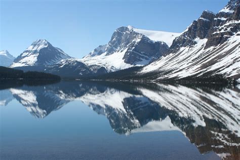 Visit Bow Lake: 2024 Travel Guide for Bow Lake, Alberta | Expedia