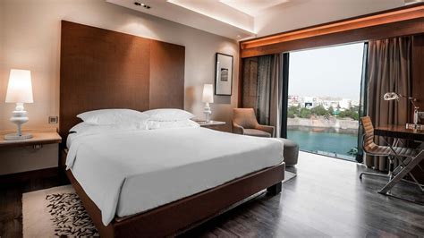 Luxury Rooms and Accommodation in Ahmedabad at Hyatt Ahmedabad