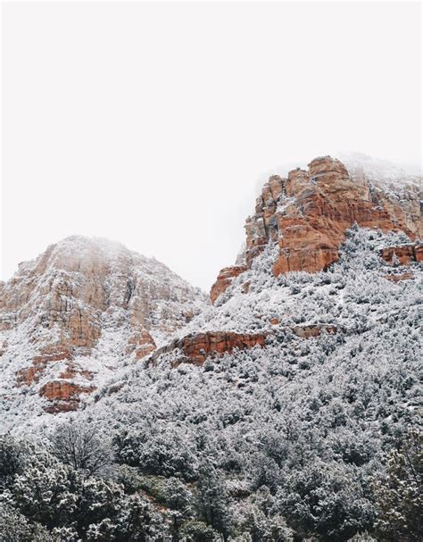 Fresh Snow in Sedona: Sedona AZ [OC] [1536X1968] : r/EarthPorn