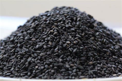 Black Sesame Seeds: Top 10 Health Benefits (New Data) - urbol.com