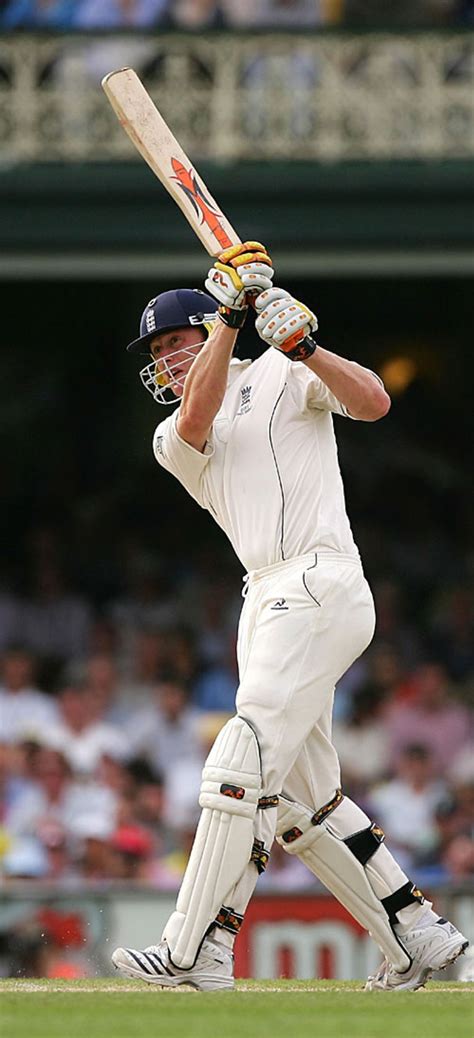 Andrew Flintoff hits over the top | ESPNcricinfo.com