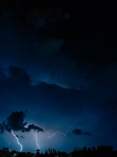 Lightning in the Blue Sky · Free Stock Photo