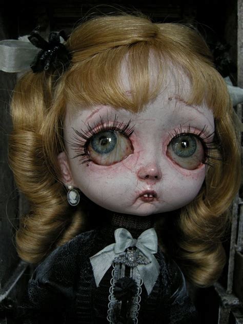 Creepy Dolls | Poupées hantées, Art sinistre, Poupee halloween