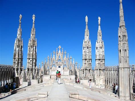 Duomo di Milano: Storia e Segreti del Monumento Simbolo della Città