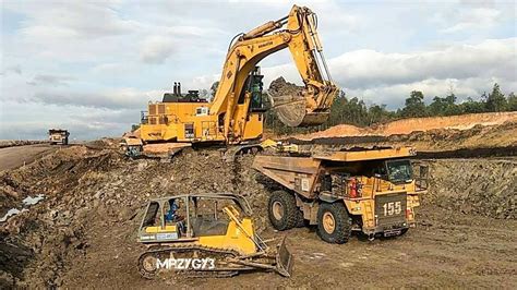 BIG Digger Excavator Dump Truck Bulldozer Working On Coal Mining - YouTube