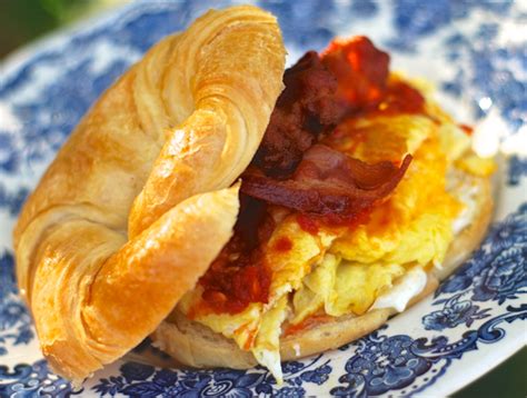 bacon egg & cheese breakfast croissant sandwich - ChinDeep