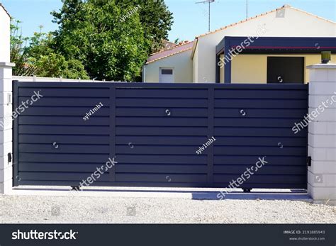 Sliding gate design : plus de 5 648 photos de stock libres de droits ...