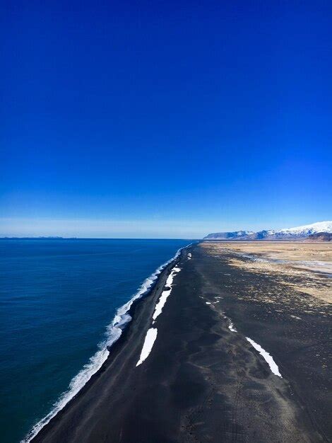 Premium Photo | Vik black sand beach